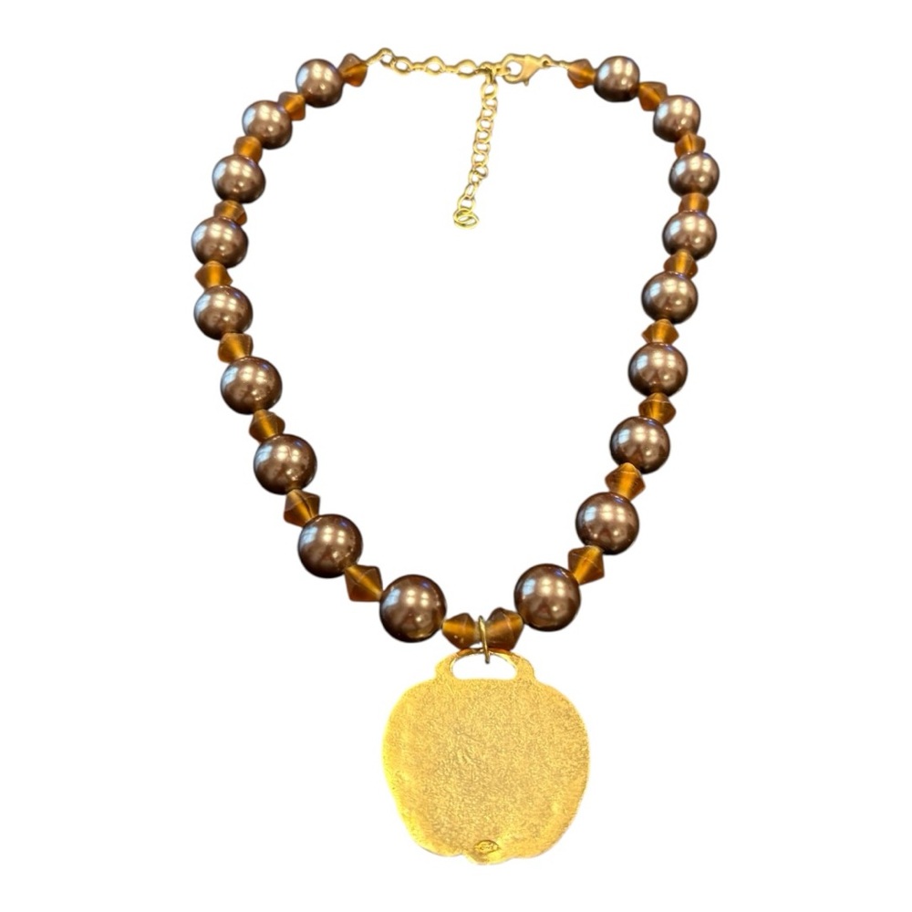 Susan Shaw (marked SS) Pearl & Glass Bead necklace w/ gold medallion. JB8 - Picture 2 of 7